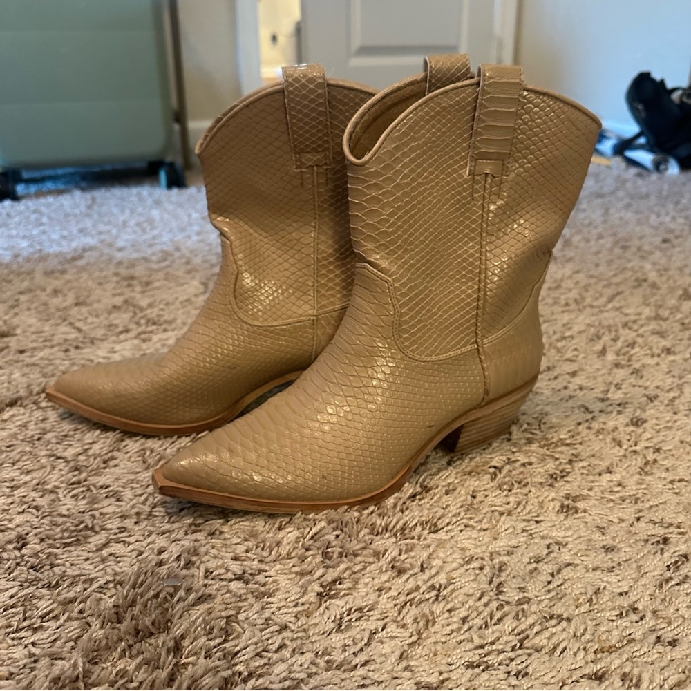 ShuShop Short Beige/Tan Women’s Cowboy Boots